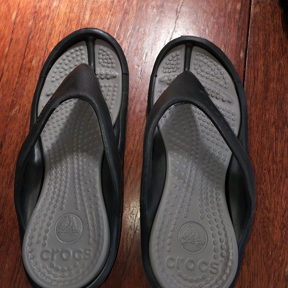 Crocs Men's and Women's Athens Flip Flop | Water Shoes | Beach Sandals